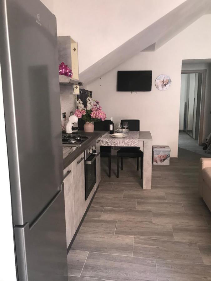 Bella'S House Apartment กัสเตลซาร์โด ภายนอก รูปภาพ
