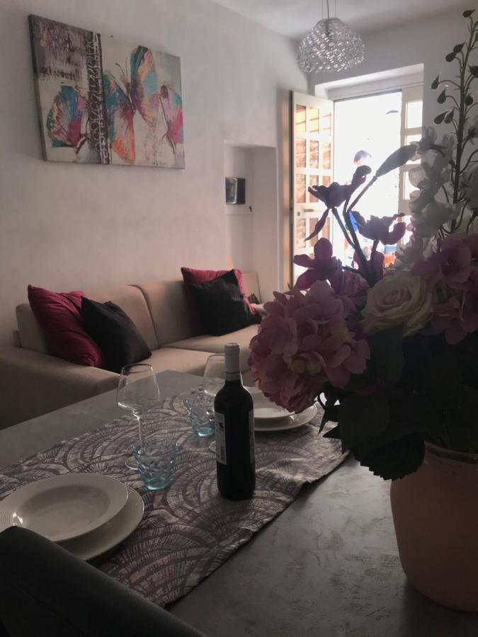 Bella'S House Apartment กัสเตลซาร์โด ภายนอก รูปภาพ