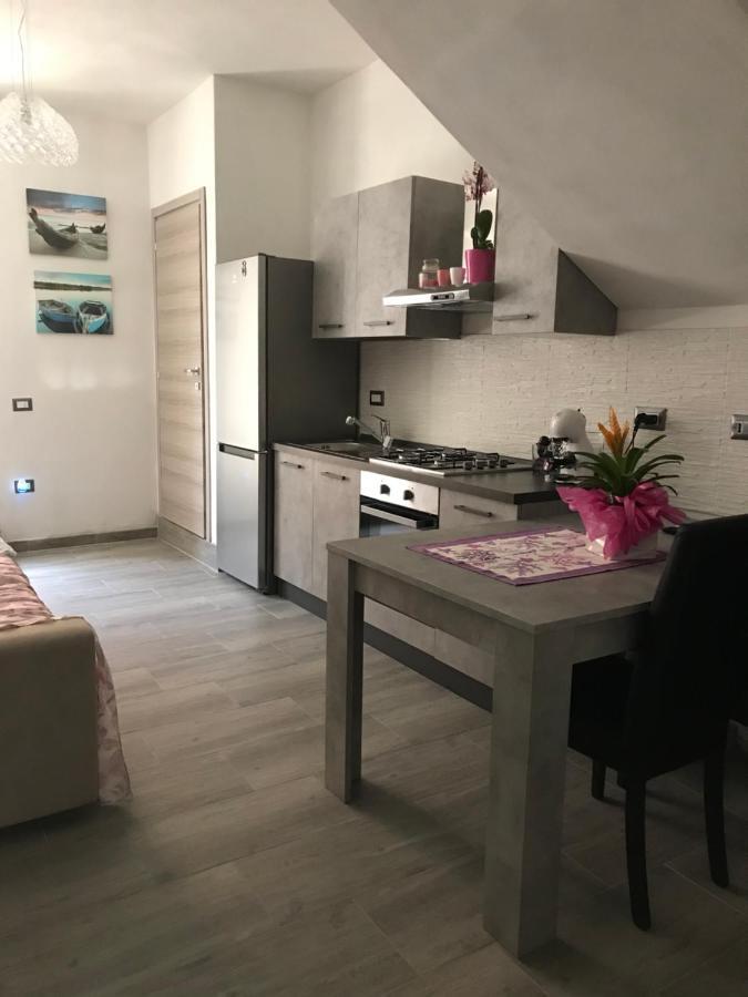 Bella'S House Apartment กัสเตลซาร์โด ภายนอก รูปภาพ