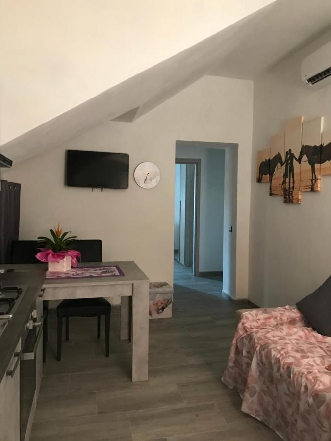Bella'S House Apartment กัสเตลซาร์โด ภายนอก รูปภาพ